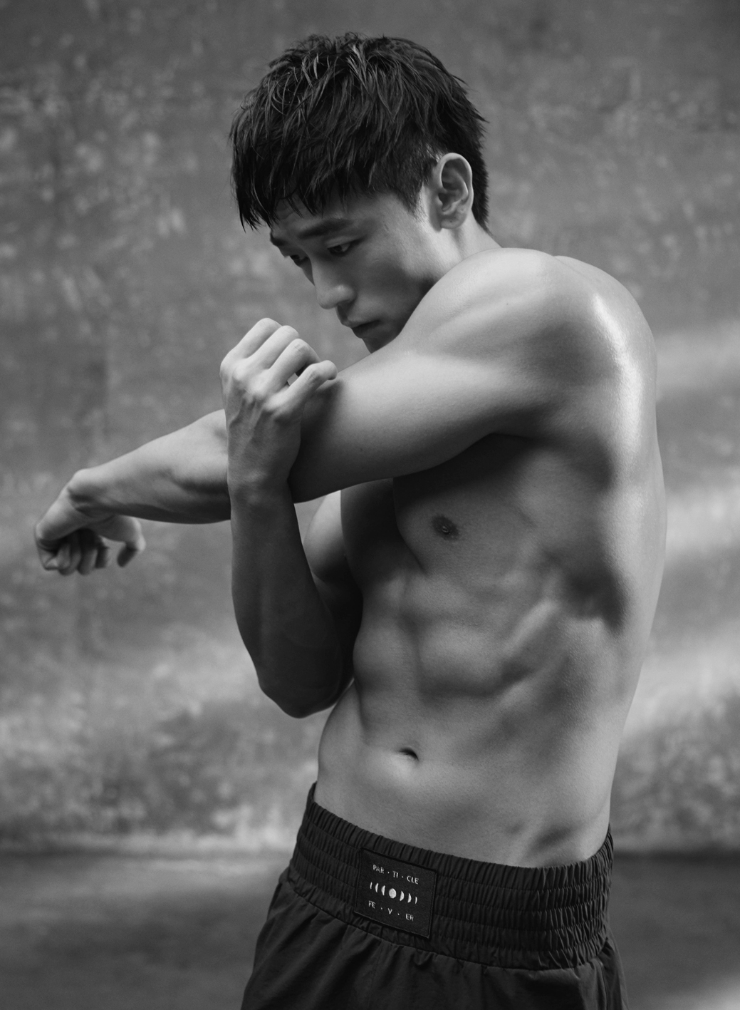 运动星能量的刘俊孝，凭腹肌+演技实力圈粉。 - Iconicmen