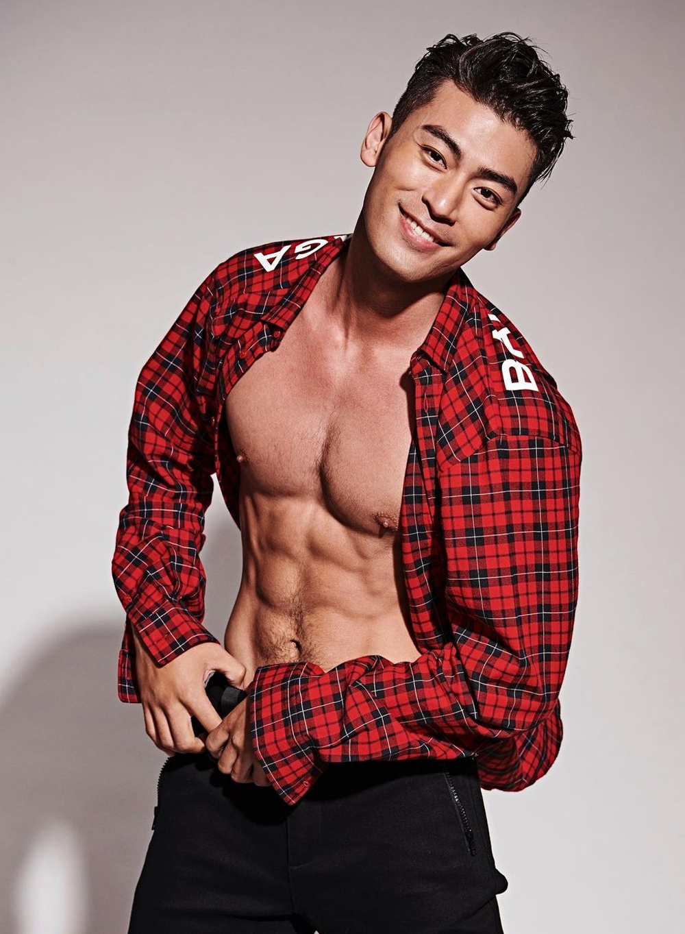 新生代演员 - 徐恺 ，鲜肉变型男「增肌」有诀窍！ - Iconicmen