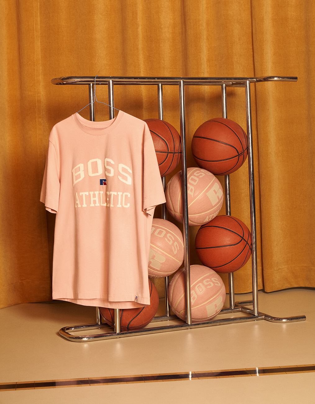 邀请您参与一场AR 篮球游戏！BOSS x Russell Athletic 联乘系列快闪站