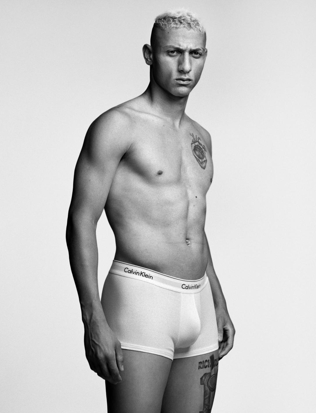 在世足赛期间，Calvin Klein Underwear 邀请足球员诠释2022 秋季形象广告续作- Calvins or Nothing。 -  Iconicmen