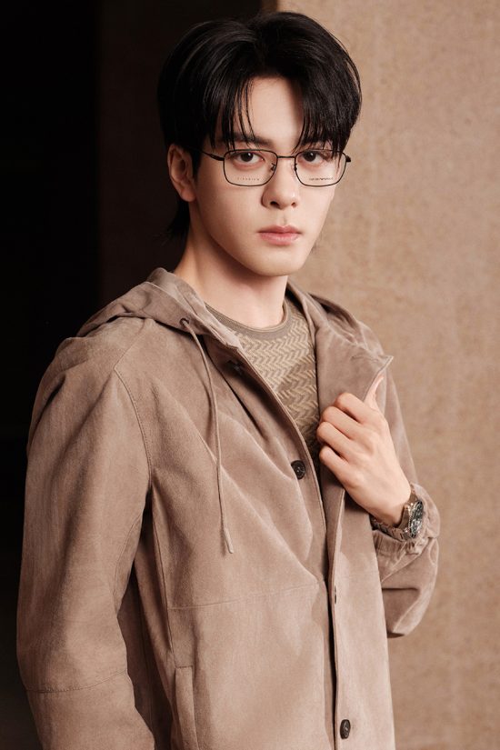 Joseph-Zeng-in-Emporio-Armani-SS26-(3)