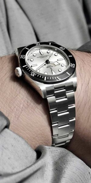 TUDOR-Black-Bay-x7