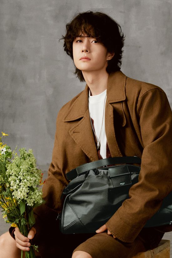 WANG-YIBO-25_PHASE-4_DIAMOND-FLEX-&-GREEN-BAR-FILO_A_4x5